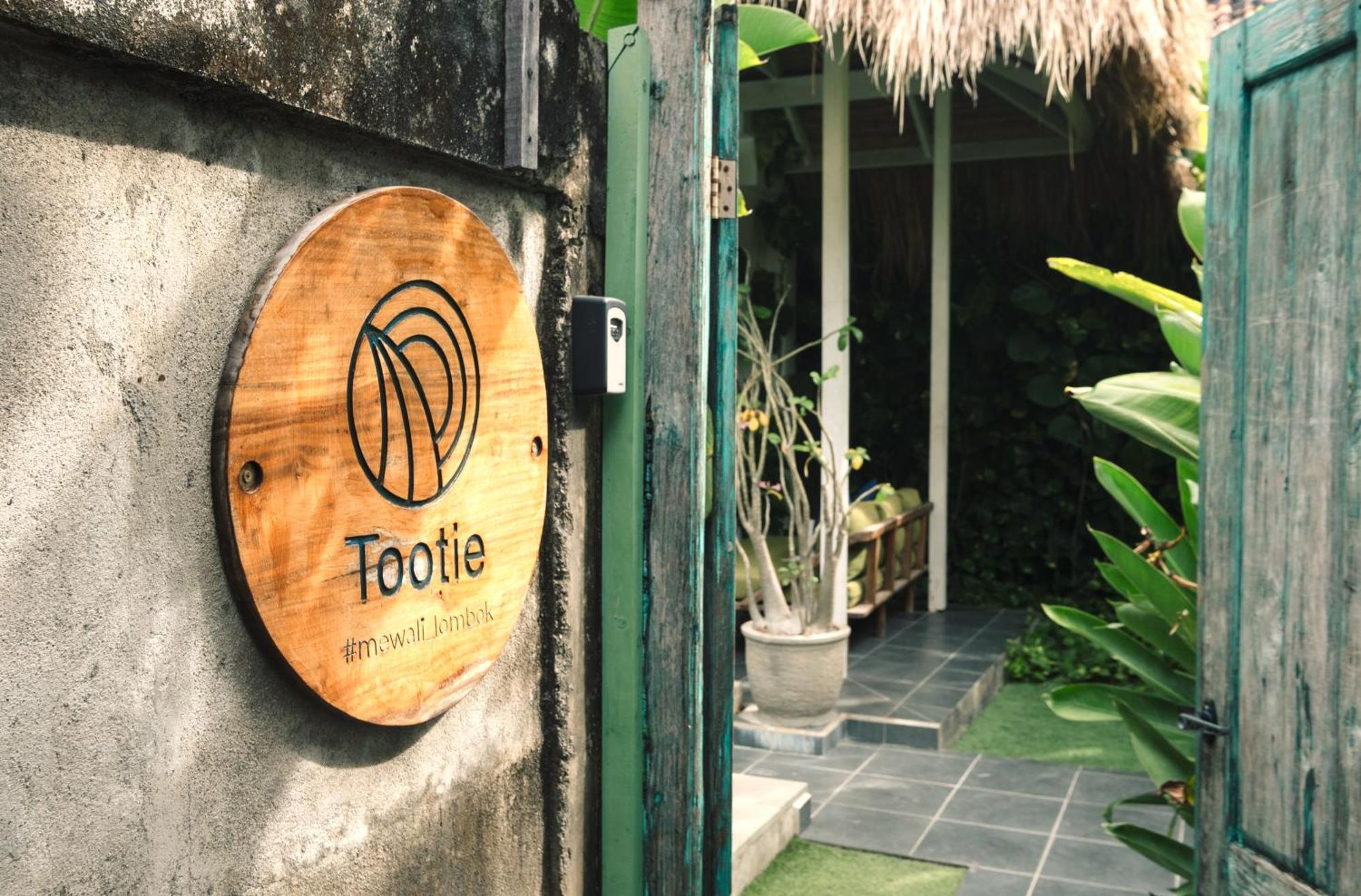 Mewali Villa'S Kuta  Bagian luar foto